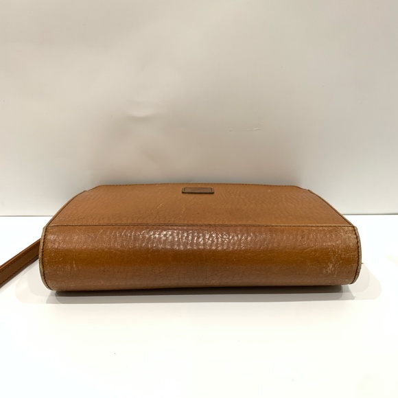 Burberrys Brwon Leather Zip Clutch sku#85582 (Gently used) - Picture 3 of 15